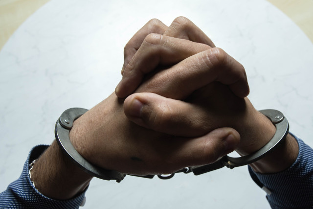 Высокопоставленный полицейский из ХМАО попался на крупной взятке