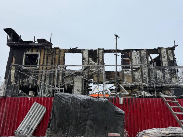 В МЧС назвали предварительные причины пожара, в котором погибли 7 человек В МЧС назвали предварительные причины пожара, в котором погибли 7 человек