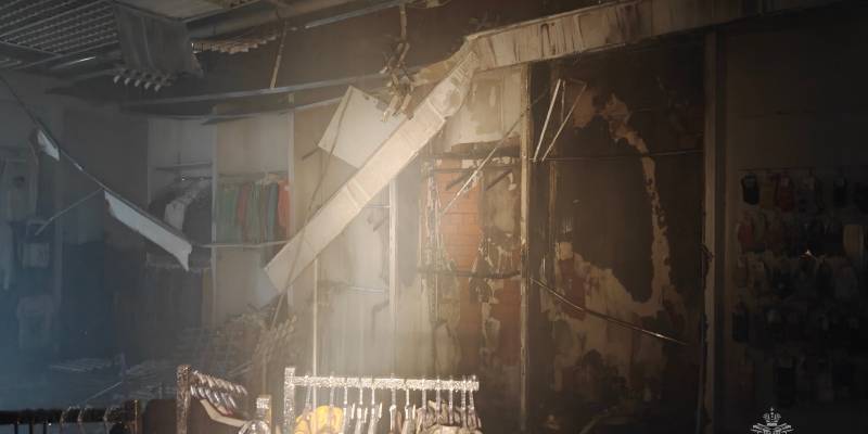 В ХМАО произошел пожар в ТРЦ, где год назад обвалился потолок