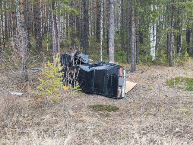 На трассе в ХМАО машина вылетела в кювет, погиб молодой водитель