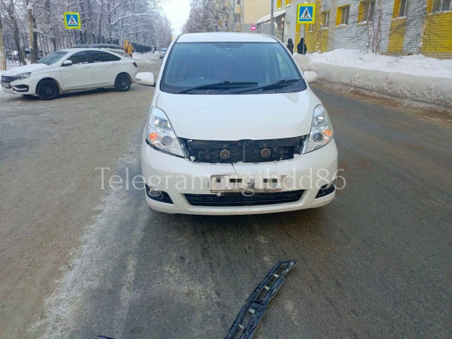 Девочка попала под колеса иномарки в Сургуте