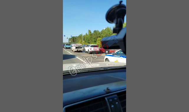 В Сургуте на загородной дороге столкнулись сразу 6 автомобилей. ВИДЕО В Сургуте на загородной дороге столкнулись сразу 6 автомобилей. ВИДЕО