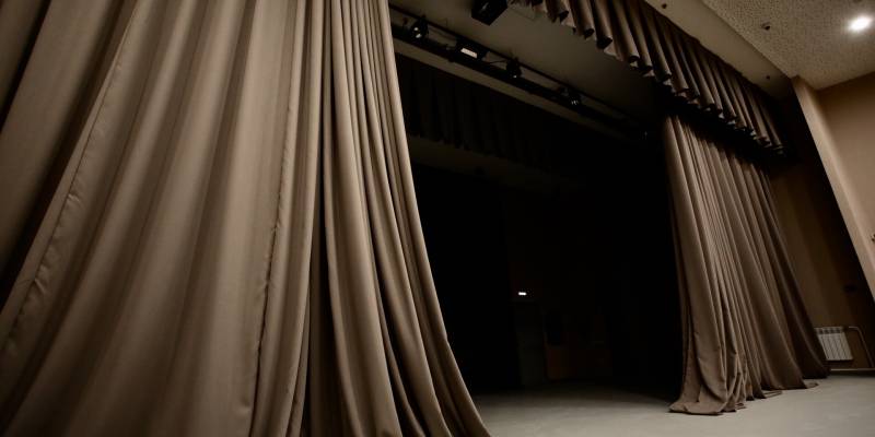 Мертвые души: экс-директор драмтеатра в Сургуте присвоила более 12 млн рублей