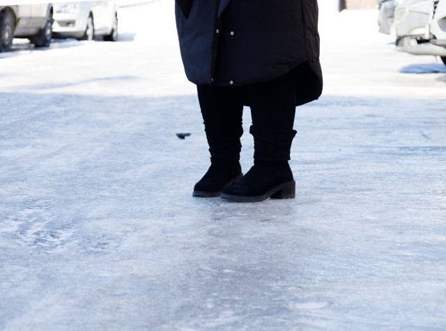 Жительница ХМАО хочет отсудить у коммунальщиков 750 тысяч рублей за падение с лестницы