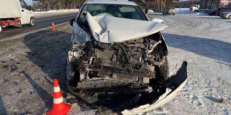 Выехал с обочины и тут же устроил ДТП водитель на трассе Тюмень &ndash; Ханты-Мансийск