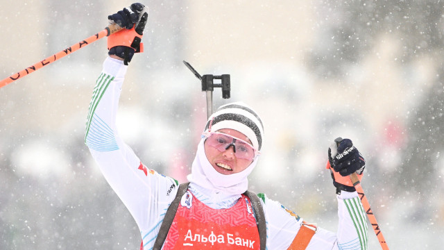 Биатлонистка из ХМАО Виктория Метеля стреляла без промахов и взяла золото на чемпионате России Биатлонистка из ХМАО Виктория Метеля стреляла без промахов и взяла золото на чемпионате России