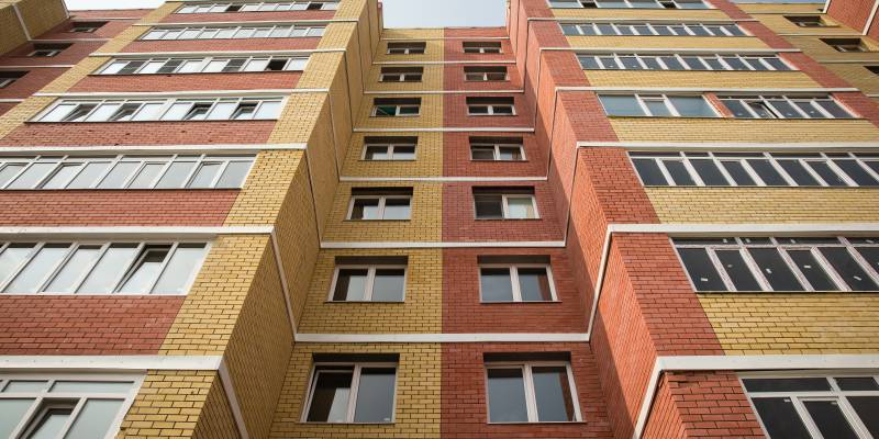 В Югре скорректировали программы капремонта и расселения из аварийного жилья