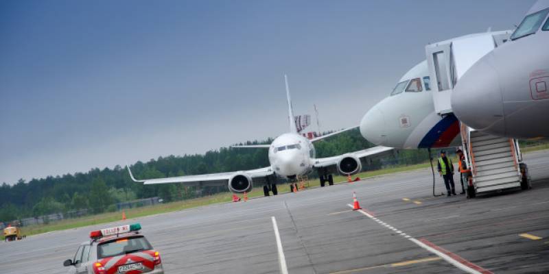 В ХМАО экстренно приземлился самолет из-за умершего на борту пассажира