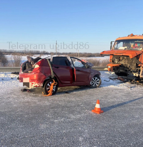 Ребенок погиб в страшном ДТП под Сургутом