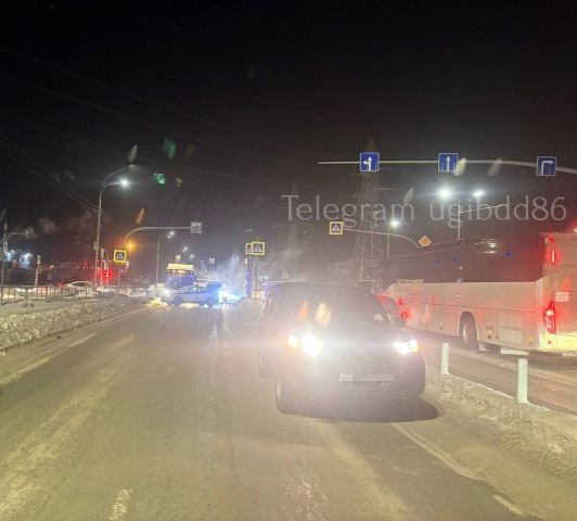 В Нижневартовске подросток по своей же вине попал под колеса автомобиля В Нижневартовске подросток по своей же вине попал под колеса автомобиля