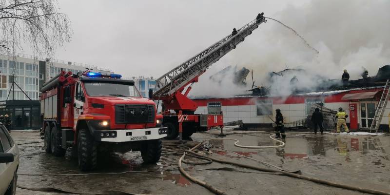 После пожара в сургутском «Магните», где пострадали люди, возбудили уголовное дело