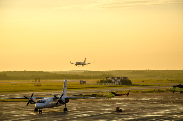 Самолет Сургут-Дубай оказался в небе над Ираном во время ракетных обстрелов