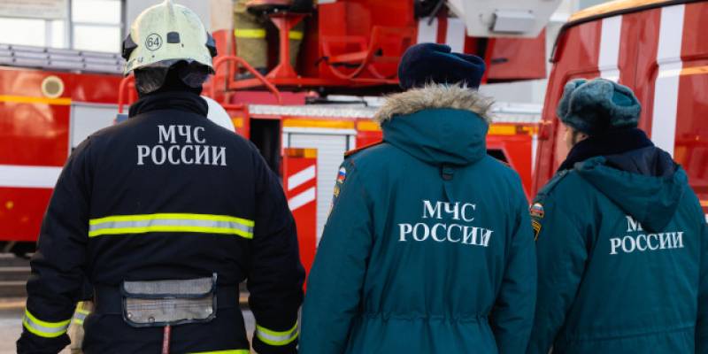 Полностью охвачен огнем: в Сургуте пожар разгорелся в магазине «Магнит». ВИДЕО