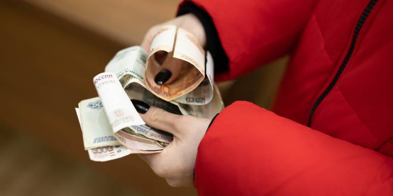 Пенсионеры из ХМАО смогли вернуть деньги, похищенные мошенниками