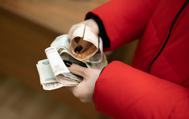 Обман на могилах военных: костромичка помогала аферистам красть деньги пенсионеров из ХМАО