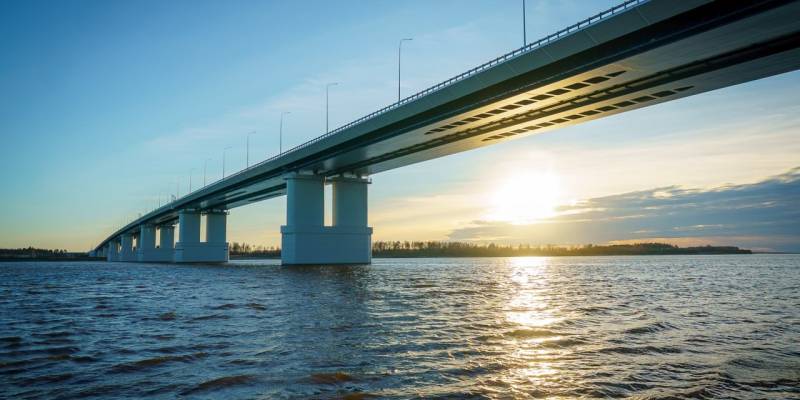 Движение по новому мосту через Обь под Сургутом открыто: старт дал Владимир Путин Движение по новому мосту через Обь под Сургутом открыто: старт дал Владимир Путин