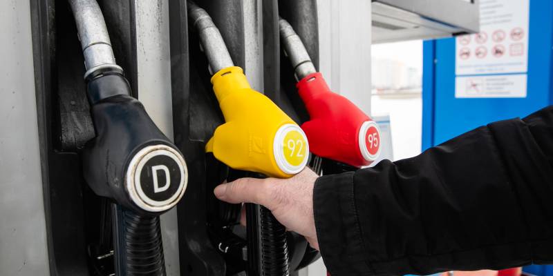 Бензин в ХМАО вновь подорожал – за год цена выросла почти на четверть