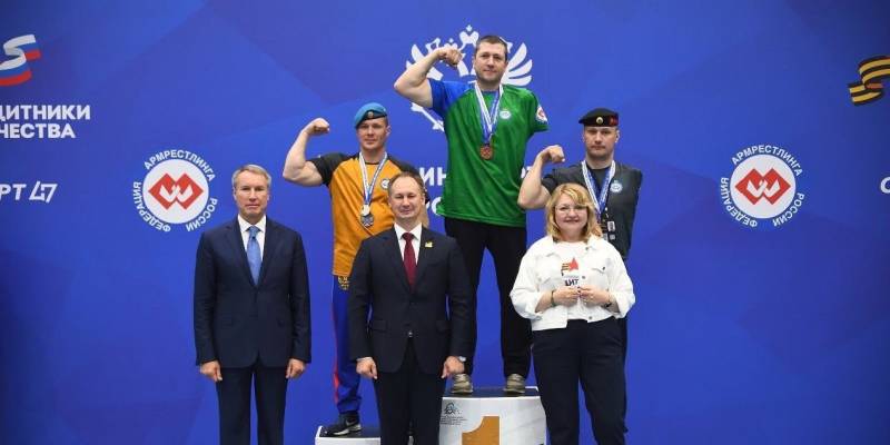Ветеран СВО из Сургута взял золото на Всероссийском турнире по армрестлингу