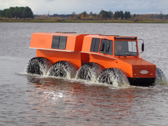 Чудо-вездеход, не имеющий аналога в мире, создал житель ХМАО для работы на болотах Чудо-вездеход, не имеющий аналога в мире, создал житель ХМАО для работы на болотах