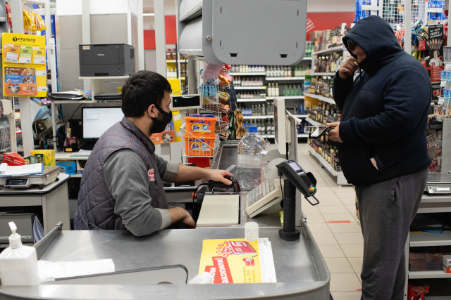 Уйти из магазина с полными карманами контрацептивов пытался подросток в ХМАО, но был пойман Уйти из магазина с полными карманами контрацептивов пытался подросток в ХМАО, но был пойман