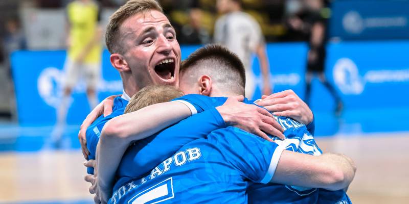 Сургутский мини-футбольный клуб «Факел» сенсационно вышел в четвертьфинал Кубка России