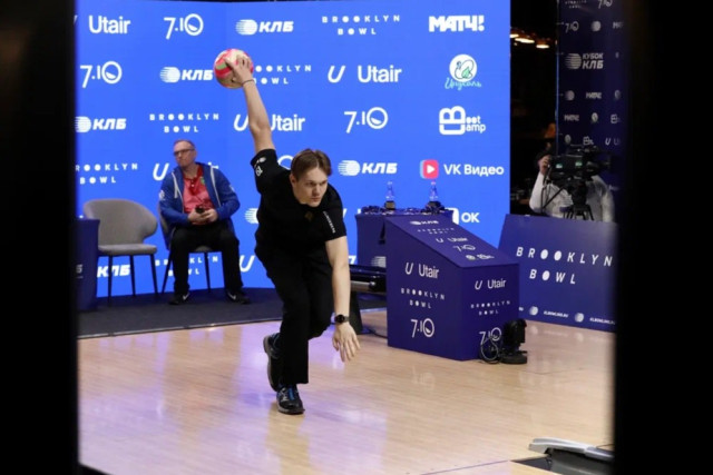 Когда падают кегли - замирает зал: как в Сургуте прошли соревнования по боулингу Когда падают кегли - замирает зал: как в Сургуте прошли соревнования по боулингу