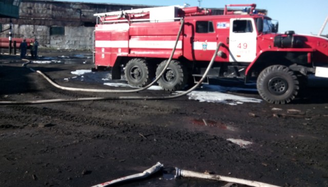В Сургутском районе горело бесхозное здание