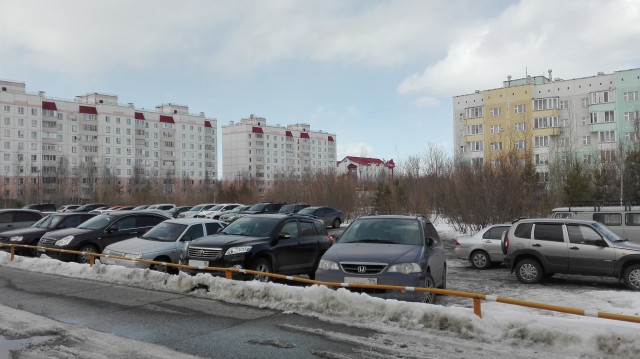 Крупная больница в Сургутском районе рискует остаться без парковки
