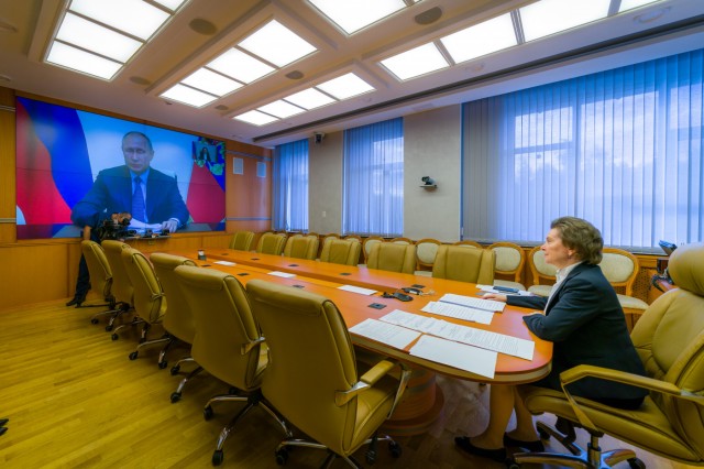 Наталья Комарова рассказала президенту о ситуации с COVID в Югре