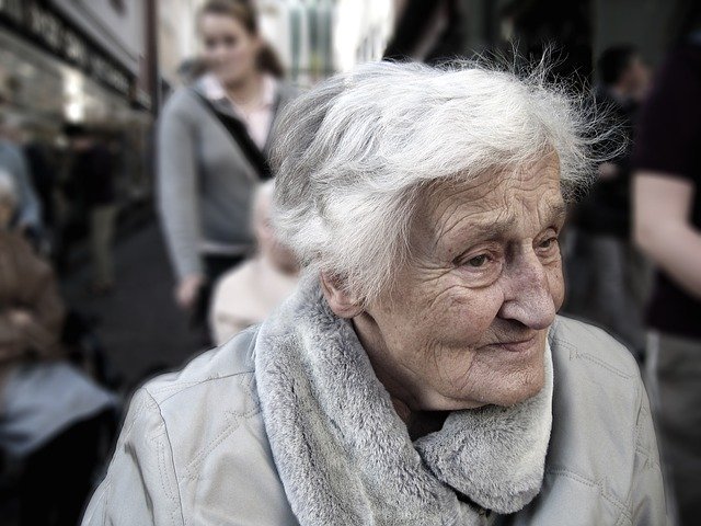 Томские волонтёры помогли 110 пенсионерам