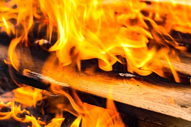 В Тюменской области в пожаре погибли двое детей