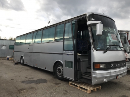 В Сургуте водитель рейсового автобуса погиб во время замены колеса