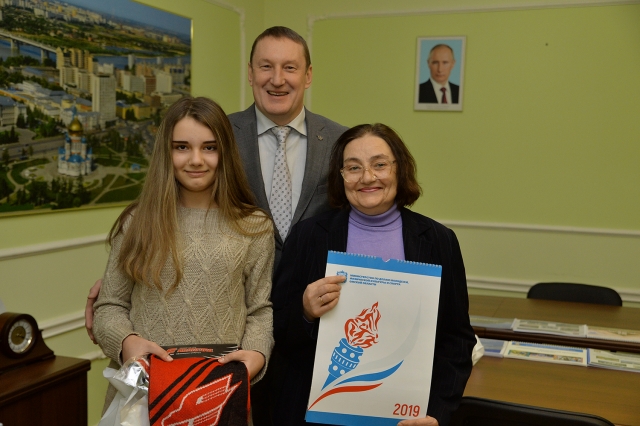 Школьница из Омска получила в подарок от президента России коньки