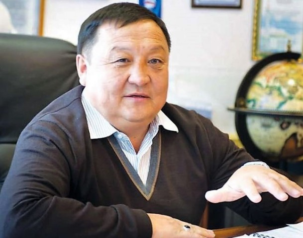Поздравления с юбилеем принимает Оразхан Калиев, почётный гражданин Сургутского района