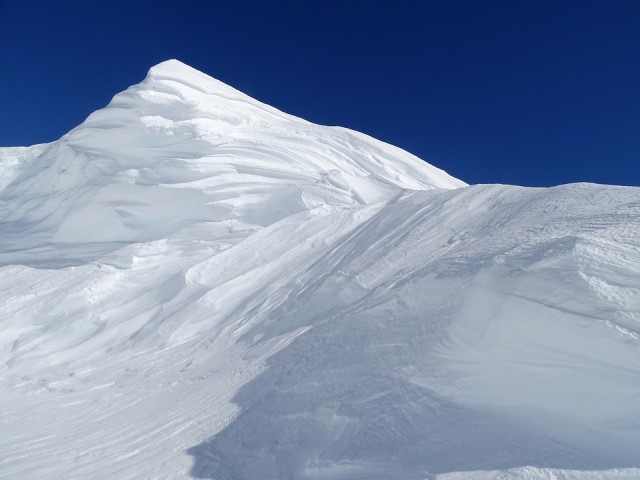 В Сургуте нашли нелегальный снежный полигон