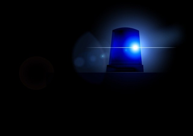 В Казани припаркованный «БМВ» почти на час загородил выезд машине скорой В Казани припаркованный «БМВ» почти на час загородил выезд машине скорой
