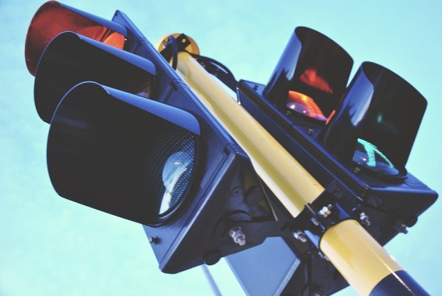 ​Из-за неработающего светофора на белоярском перекрёстке образовалась пробка