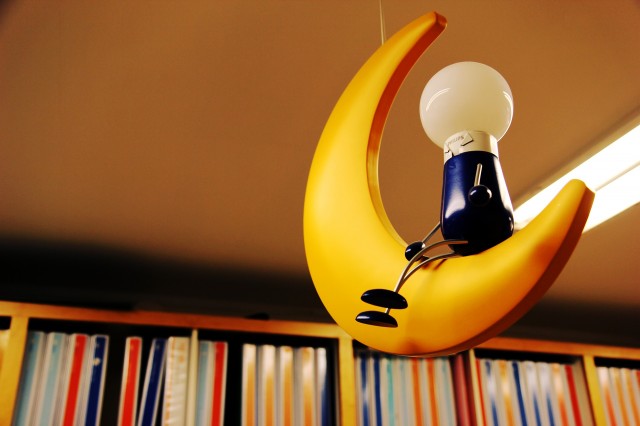 В школах Югры установят «умные» светильники