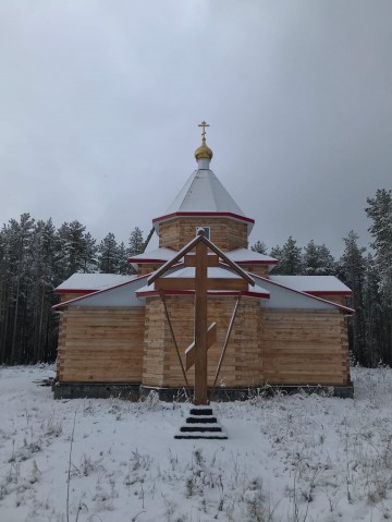 В Ляминой на строящийся храм установили купол