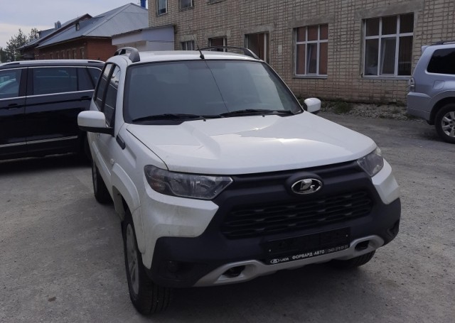 Сургутская районная поликлиника получила три новых автомобиля