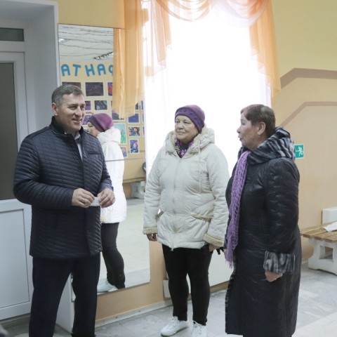 Сытоминские бабушки выпросили у председателя Думы Сургутского района новые наряды
