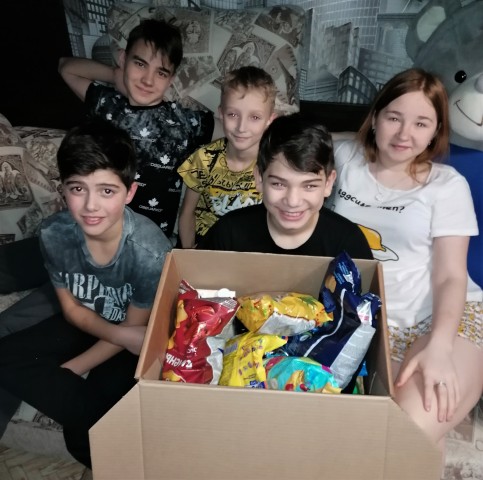 ​Солдатам из Сургутского района отправили более 100 кг подарков