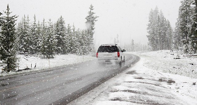 Водителей в Челябинске предупредили о сильных снегопадах