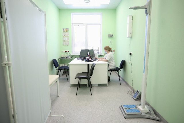 В ХМАО ищут терапевта почти без опыта на зарплату в 103 тысячи